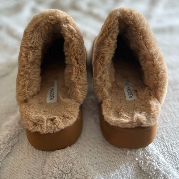 Steve madden Slippers - Picture 2 of 3